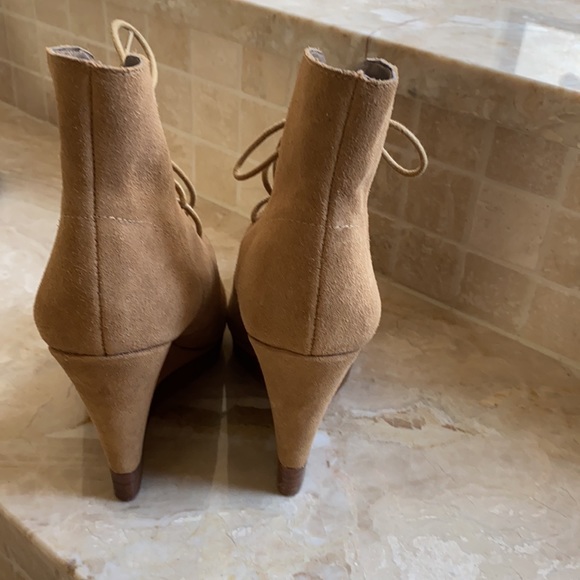 Super sexy suede wedge.Ankle bootie. - Picture 3 of 4